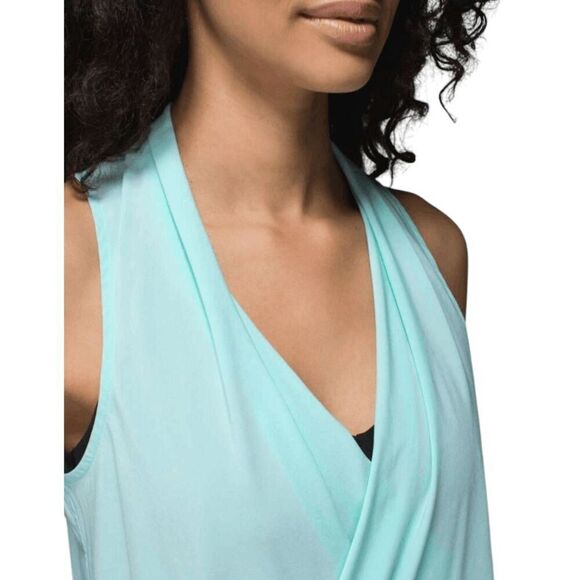 NWOT LULULEMON ATHLETICA Rollin With My Om'ies Tank in Aquamarine Size 2 - Picture 4 of 8